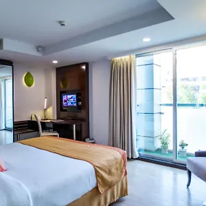 Otel Platinum, Dakka
